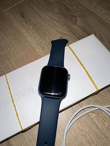 зарядка для эпл вотч 7: Apple Watch (алюминий) с темно‑синим спортивным ремешком. Always-on — 4