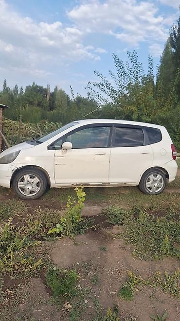 mini kooper: Honda Fit: 2002 г., 1.3 л, Бензин, Хэтчбэк — 5