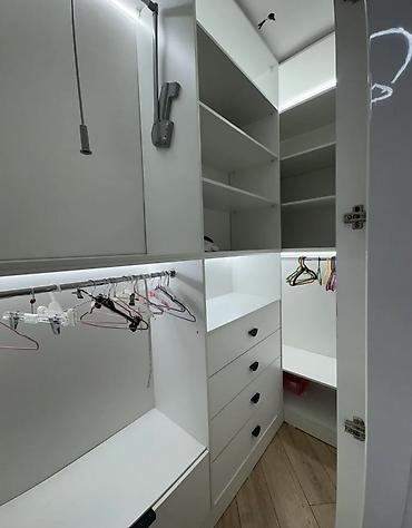 флоренция: Сдается: 3 комнатная квартира Район: Асанбай Адрес: аалы токомбаева — 9