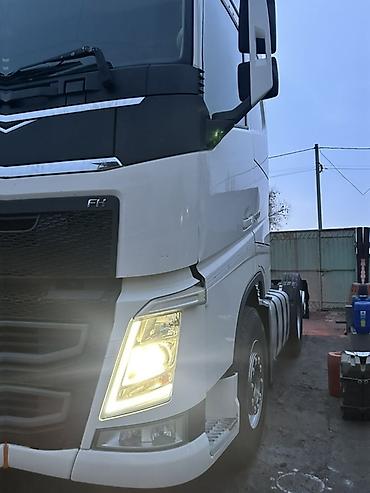 Тягачи: Тягач, Volvo, Без прицепа — 11