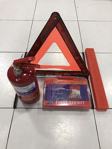 avtomobil apteckası: Avtomobil üçün 2kq yanğınsöndürən dəsti.Dəstə daxildir — 1