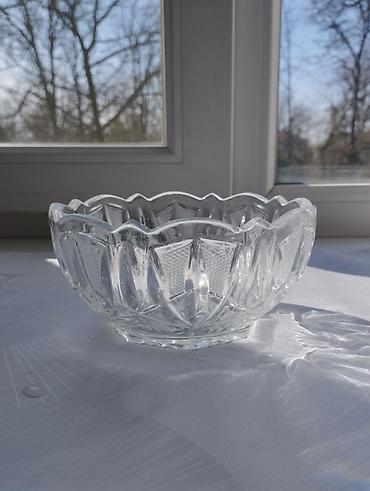Наборы посуды: Срочно! Дёшево! Продаю вазы, салатницы из хрусталя, набор столовых — 8