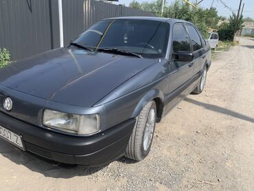 купить чехлы на гольф 4: Volkswagen Passat: 1988 г., Механика, Бензин, Седан