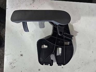 dizna za auto: RUČICA HAUBE ZA AUDI Q5 OD 2008. DO 2015. GOD — 1