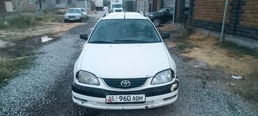 срочно срочно продаю машина: Toyota Avensis: 2001 г., 2 л, Механика, Дизель, Универсал