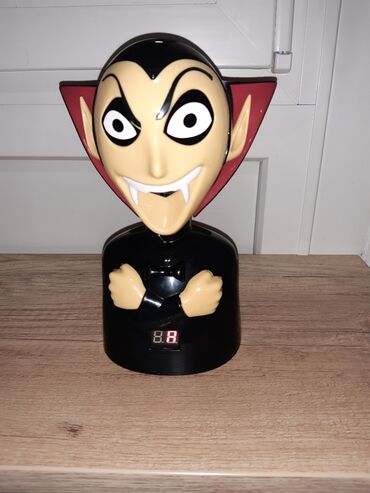 Društvene igre: Hit igra za noc vestica!!!Drustvena igra napad vampira. Sve na lalafo.rs — 4 Društvene igre: Hit igra za noc vestica!!!Drustvena igra napad vampira. Sve — 4