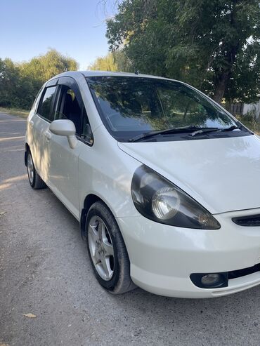 конный плуг: Honda Fit: 2001 г., 1.3 л, Автомат, Бензин