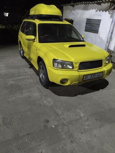 продаю авто в рассрочку бишкек: Яркий желтый внедорожник Subaru Forester, оснащенный дополнительным