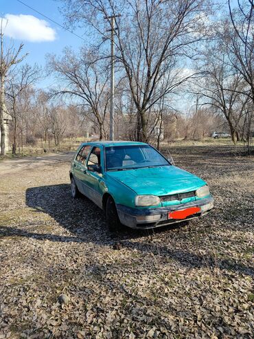 голв 3: Volkswagen Golf V: 1992 г., 1.8 л, Механика, Бензин, Седан