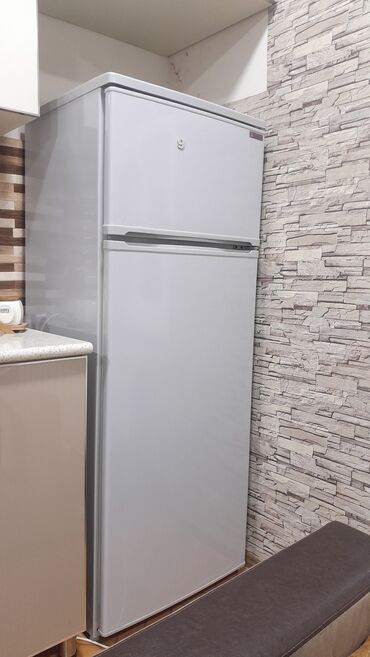 маленький холодильник: Acer