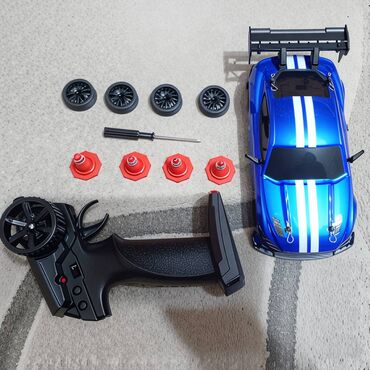 Autići: Nov auto na daljinsko upravljanje. Pale mu se prednja svetla i svetla — 8