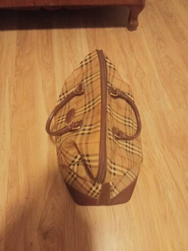 Torbe: Dve originalne Burberry torbe . Iz osamdesetih godina . Bile su u — 3