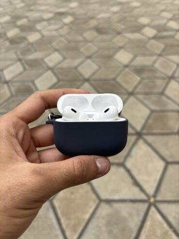 Rover: Apple AirPods Pro 2 (simli şarj qutusu ilə) - Aktiv səs-küyün