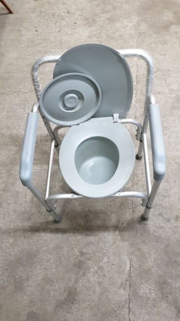 мебель кресло: Кресло-туалет б/у, состояние очень хорошее 3000с. Инвалидное кресло