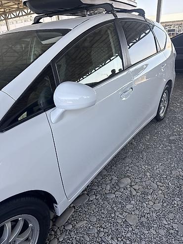 bud e9: Toyota Prius V: 2013 г., 1.8 л, Автомат, Гибрид, Универсал — 3
