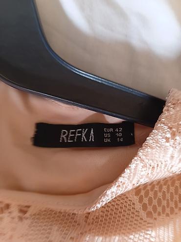 Haljine: REFKA čipkana haljina - Boja: puder roze - Model: midi dužina — 8