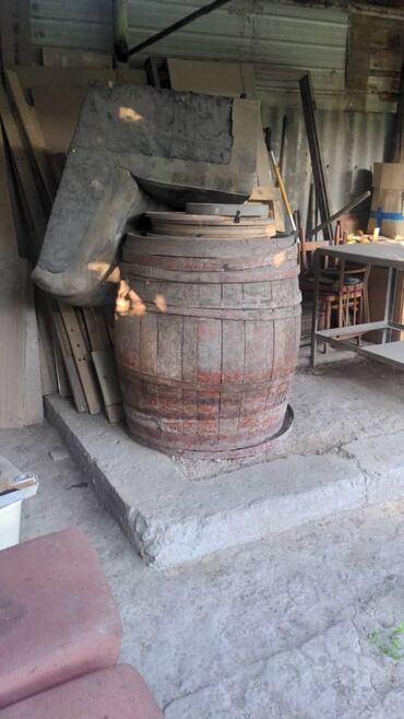 черный орех: Дубовая бочка для декора, объем около 350 литров