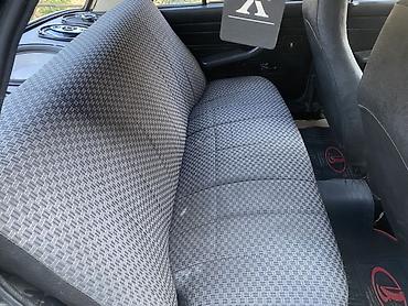 toklu radiator: LADA 2107 sedan – klassik dizaynlı, qara rəngdə. Xüsusiyyətlər: - — 5