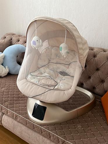 Ev və bağ: Oğlan və qız üçün, İşlənmiş, Beşik, Matras ilə, Yellənmə mexanizmi ilə — 4