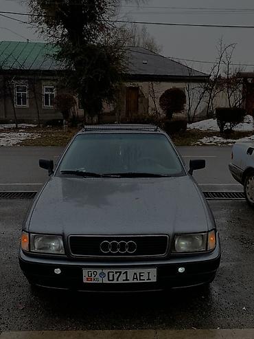 Audi: Audi 80: 1992 г., Седан — 1