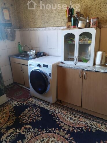 Долгосрочная аренда домов: 100 м², 5 комнат, Утепленный, Балкон застеклен, Парковка