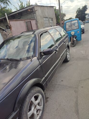 Volkswagen: Volkswagen Passat: 1989 г., 1.8 л, Механика, Бензин, Универсал