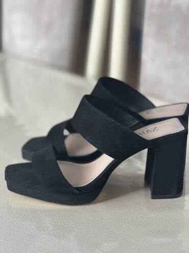 обувь zara: Босоножки от Zara, замша, 37 размер, идут размер в размер, колодка