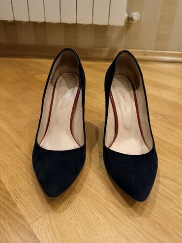 туфли новая не разу не одевала: Туфли, Carlo Pazolini, Размер: 38.5, цвет - Черный, Б/у at lalafo.az туфли новая не разу не одевала: Туфли, Carlo Pazolini, Размер: 38.5, цвет - Черный, Б/у