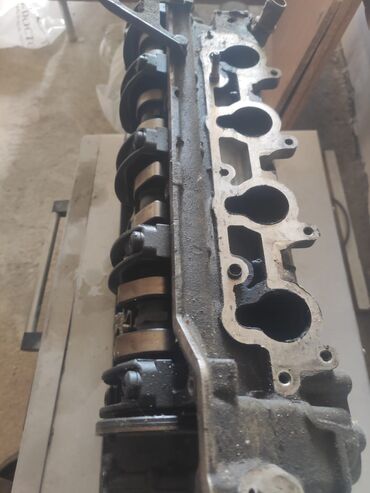 Motor üçün digər detallar: Mersedes C 180 muherrik basliqi