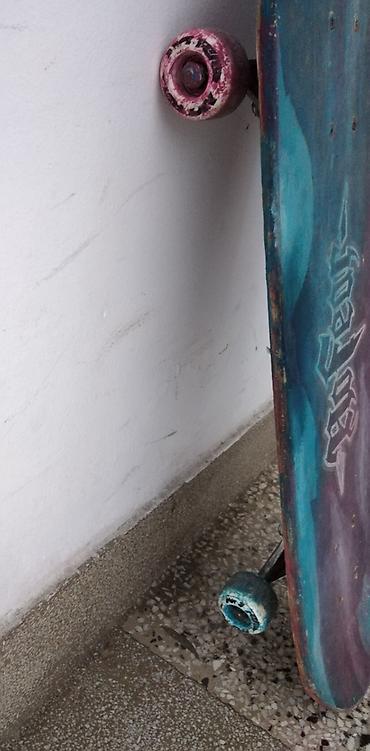 posta kula: Skateboard dužine 67 cm, širine 19,5 cm, polovan Skateboard dužine 60 — 4