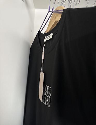 mayka turkce: Qara rəngli qısaqol T‑shirt 50azn alinib premium modeldir max endirim — 2
