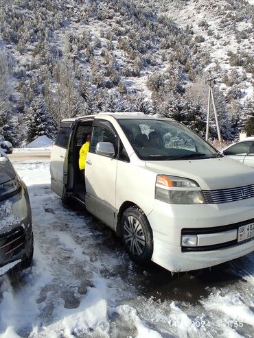 Toyota: Toyota Voxy: 2003 г., 2 л, Вариатор, Бензин, Минивэн