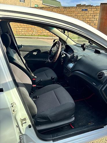 2 el motor: Chevrolet Aveo: 1.4 l | 2011 il 274200 km Sedan — 9