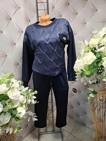 Gornji i donji deo: Damski komplet trenerke – gornji deo i donji deo u istom tonu. - — 9