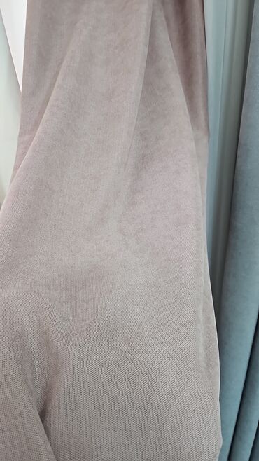 Parçalar: Ağ rəngli, nazik, şəffaf parçadır. Üzərində həndəsi naxışlar var — 9