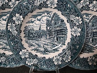 stari kredenac prodaja: Engleski tanjiri Royal Tudor Ware iz 70ih godina. Duboki engleski — 3