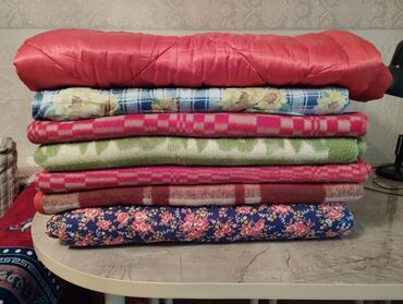 женские вещи размер 52 или 54: Одеяла в отличном состоянии, размеры разные. цены от 200 до 400с. есть
