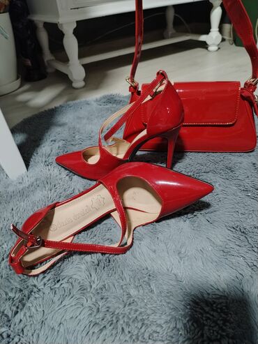 cipele sa crvenim đonom: Pumps, 40