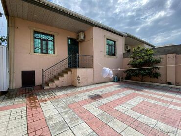 Həyət evləri və villaların satışı: Binəqədi qəs. 4 otaqlı, 110 kv. m, Yeni təmirli
