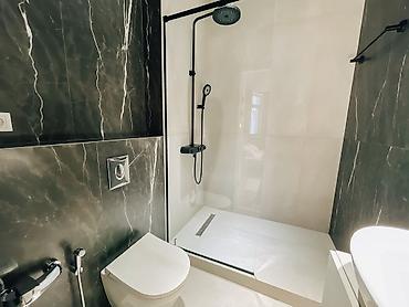 sheraton: Сдаётся элитная двухкомнатная квартира по Токтогула (рядом Sheraton и — 4