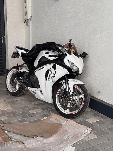 Транспорт: Honda CBR1000RR Fireblade, спортивный мотоцикл литрового класса — 1