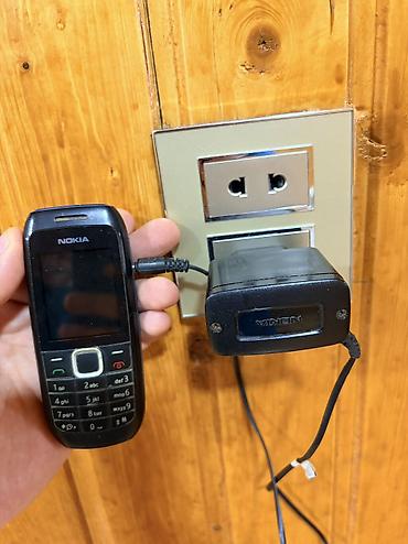 kohnə telefon: Nokia < 2 GB Memory Capacity, rəng - Qara, Düyməli — 2