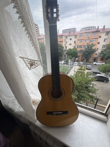 çadır ev: Klassik gitara, Suzuki