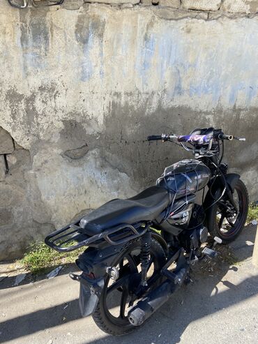 Motosikletlər: Tecili satılır bir iki prablemi var diye ucuz qoydum ama otur sür