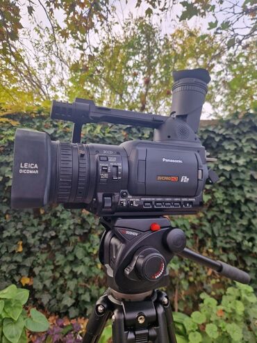 Videokameralar: Panasonic P2 DVCPRO HD peşəkar video kamera + Manfrotto 503HDV tripod — 1