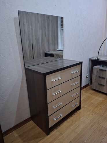 бу журнальный столик: Комод для одежды, Б/у, С зеркалом, МДФ, цвет - Коричневый, Самовывоз