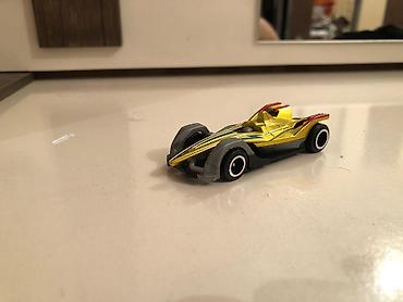 hot whels: Qızılı rəngli mini yarış maşını oyuncağı - Model: futuristik Formula — 3