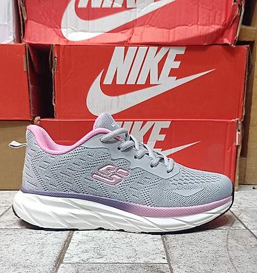24 akcija: Skechers 
Brojevi od 36 do 41
Cena 3.300 din — 4