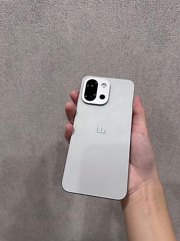 Мобильные телефоны и аксессуары: OnePlus 13T, Б/у, 256 ГБ, цвет - Серебристый, 2 SIM — 5