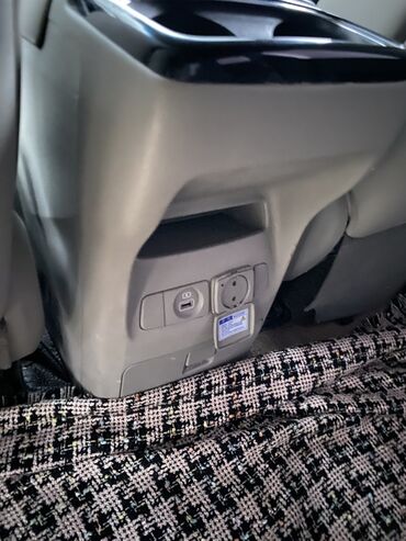 Kia: Kia Carnival: 2017 г., 2.2 л, Автомат, Дизель, Минивэн — 9